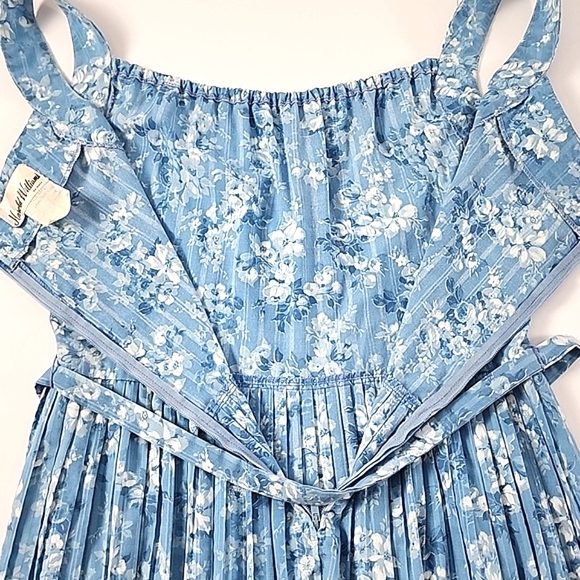 Harold Williams Dress Tiered Mid Length Blue White Floral Cotton Blend Size 16 - Picture 5 of 10